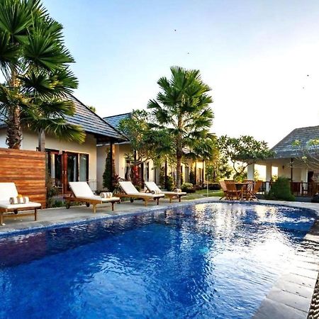 Hotel Wk Gamat Garden Toyapakeh Esterno foto